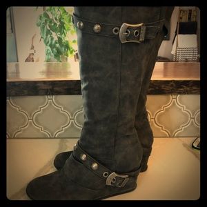 Two Lips Rocker Style Boots